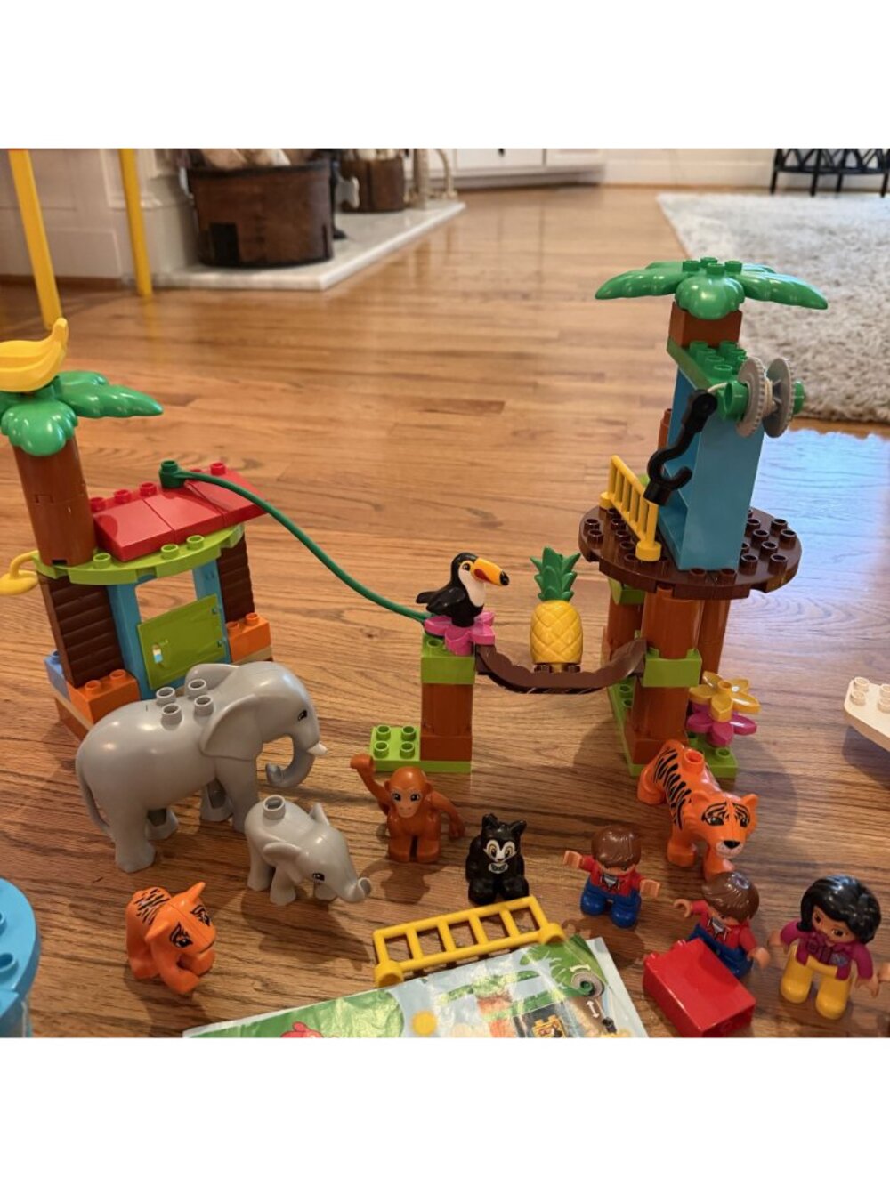 LEGO DUPLO TROPICAL ISLAND JUNGLE + VARIOUS PIECES AND PEOPLE